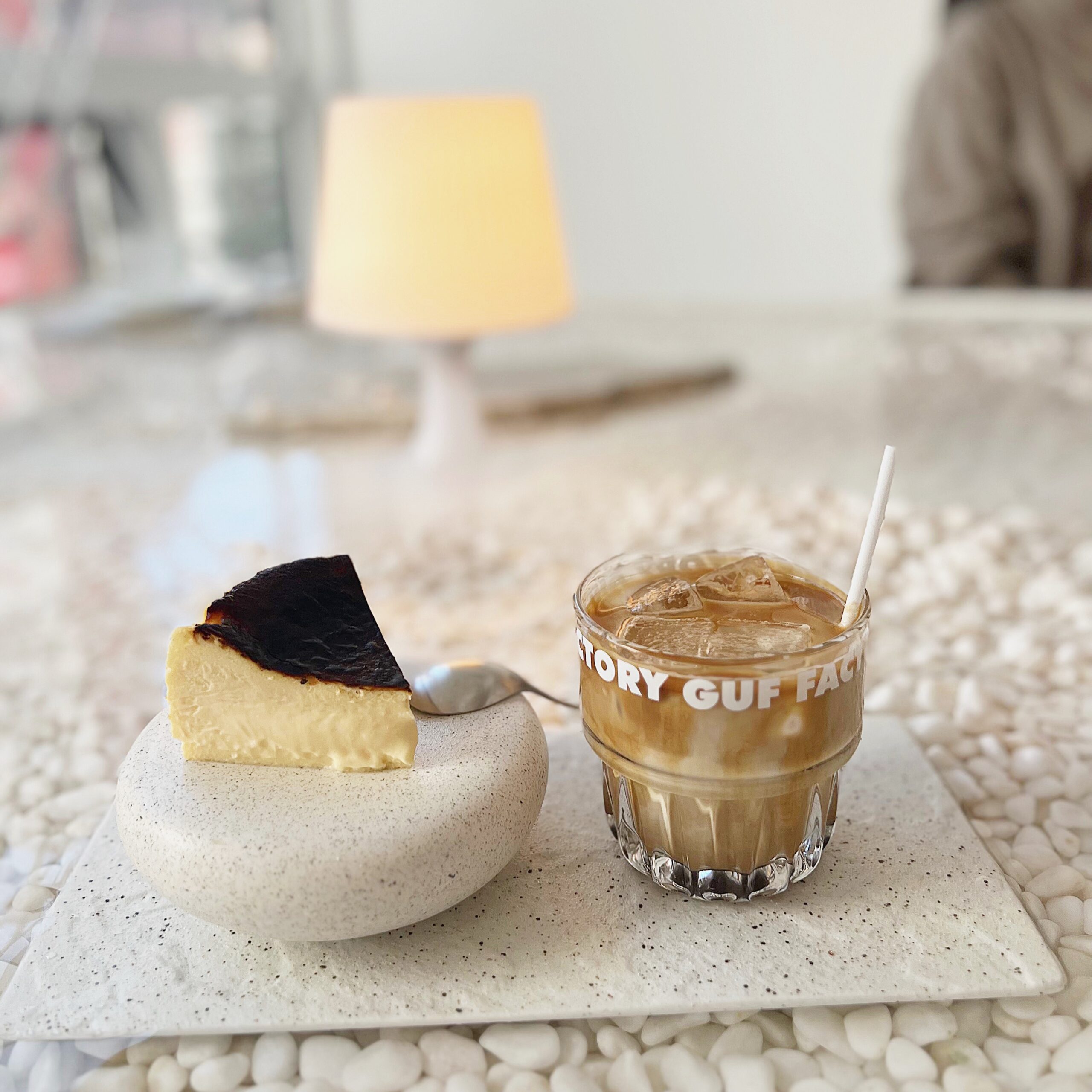 【新大久保カフェ】ニューオープン「CAFE GUF」をご紹介！