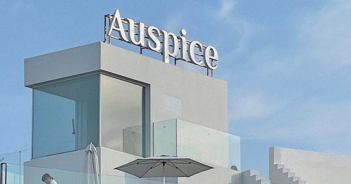 最高にフォトジェニック！海の上に浮いているような1枚が撮影できる韓国カフェ「Auspice coffee」