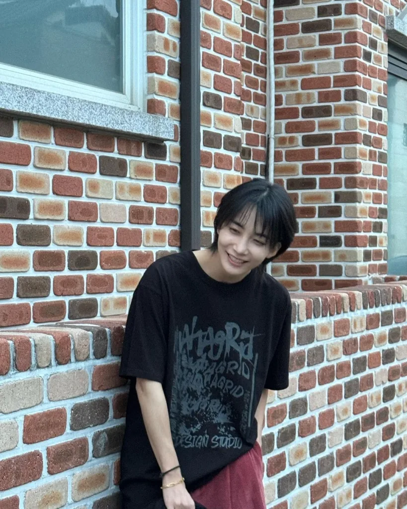 【セブチ ジョンハン】ラフなのに個性たっぷり！Tシャツコーデがおしゃれすぎる SEVENTEEN