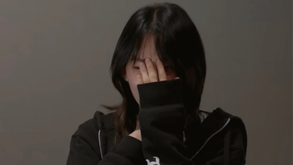 【号泣】LESSERAFIMサクラ、激白「歌うのが怖い・・・」