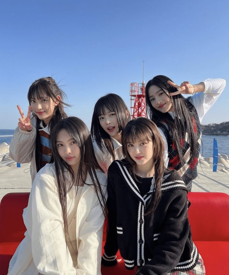 【韓国で禁断のデモ】LESSERAFIMイベと重なる・・NewJeansファンダム「ADORを殺すな」 2 【禁断のデモ】LESSERAFIMイベと重なる・・NewJeansファンダム「ADORを殺すな」
