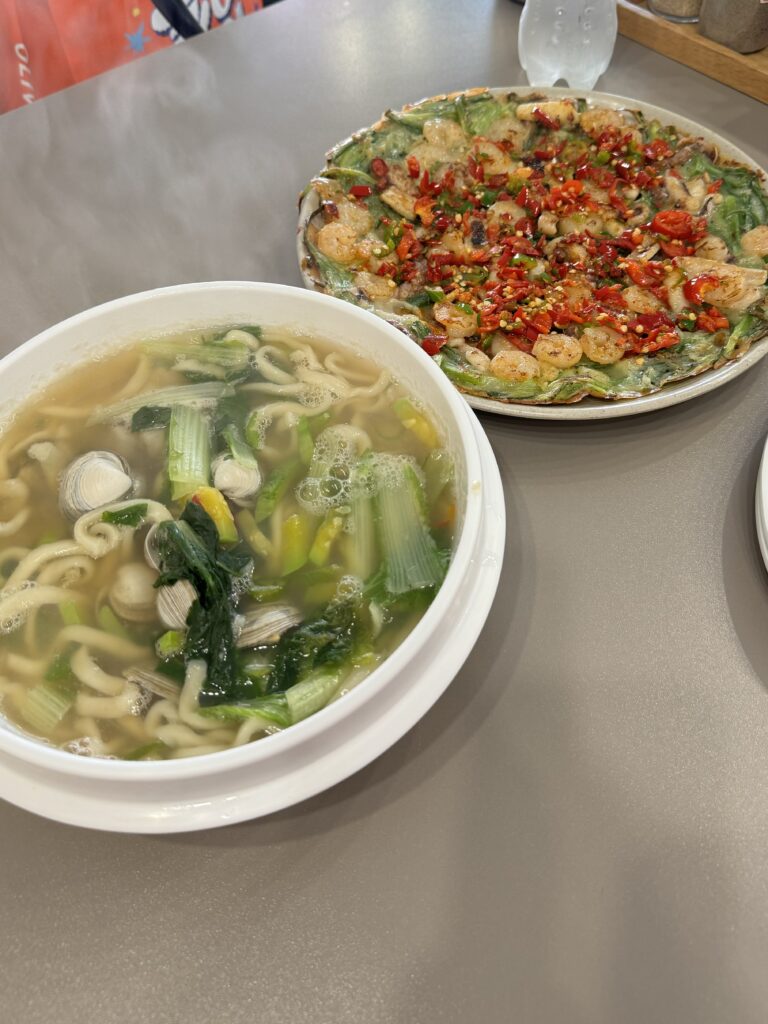 【一度食べたら忘れられない】あっさり海鮮出汁の麺料理とは・・・《韓国通が教える絶品韓国グルメ》 カルグクス