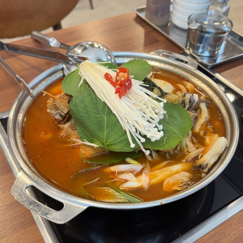 【韓国通おすすめグルメ】ホロホロな牛肉がたっぷり“カムジャタン”を食べてみた・・・ カムジャタン