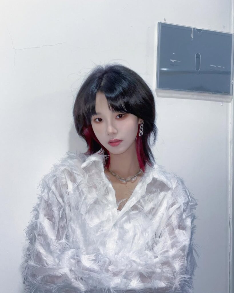 【アジアの音楽授賞式、有名人種差別？】人気アイドルの中国人メンバーを意図的にサムネから削除・・・ K-POP