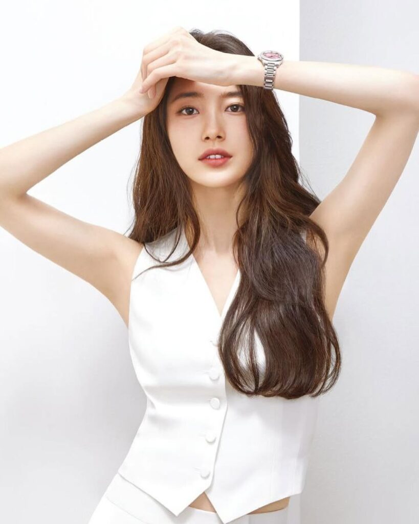 【印象がガラリ!】アイドル出身の国民的女優が目の中のホクロを除去! 1 【印象がガラリ!】アイドル出身の国民的女優が目の中のホクロを除去! スジ