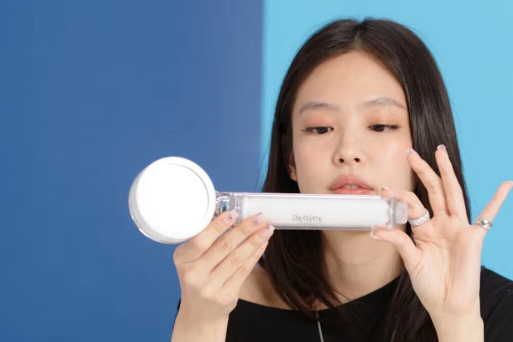 【日本で購入できるものは？】BLACKPINKジェニが愛用している生活必需品を大公開 BLACKPINK