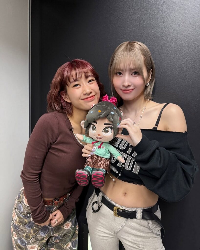 TWICEモモの実姉がダンスサバイバル番組に参加「妹が宣伝するのはズルくない…?」 1 TWICEモモの実姉がダンスサバイバル番組に参加「妹が宣伝するのはズルくない…?」 K-POP