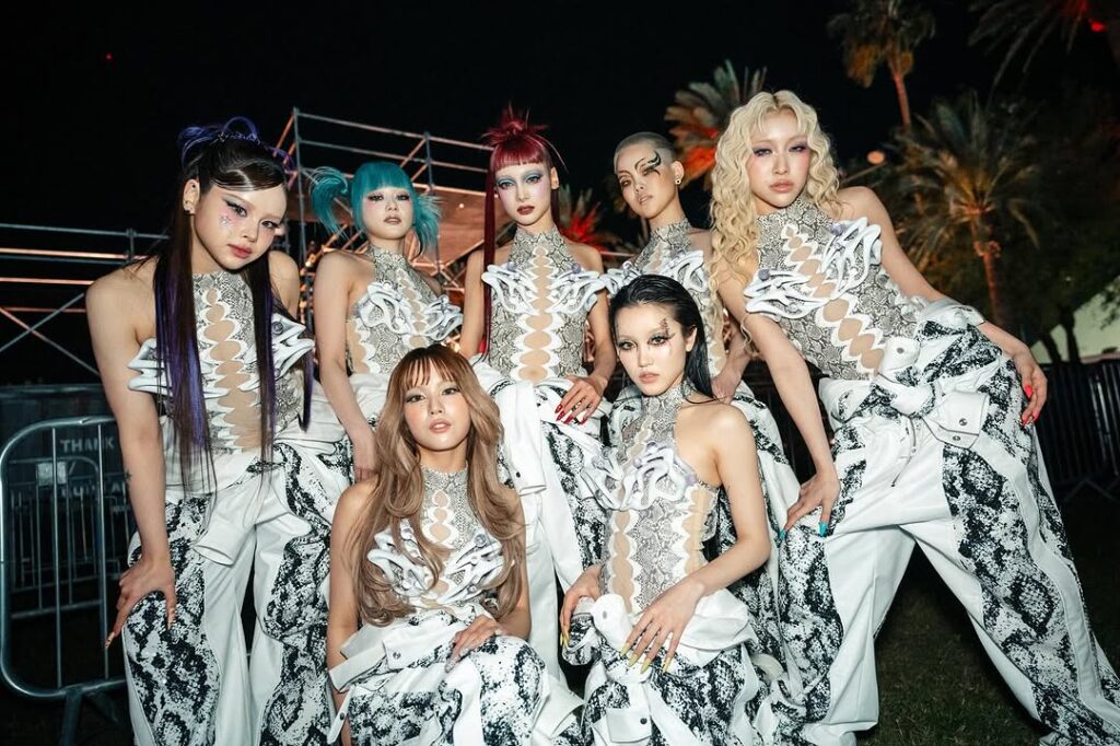 「ホテルで泣いていた」LE SSERAFIMがコーチェラ生歌炎上を回想・・・ K-POP