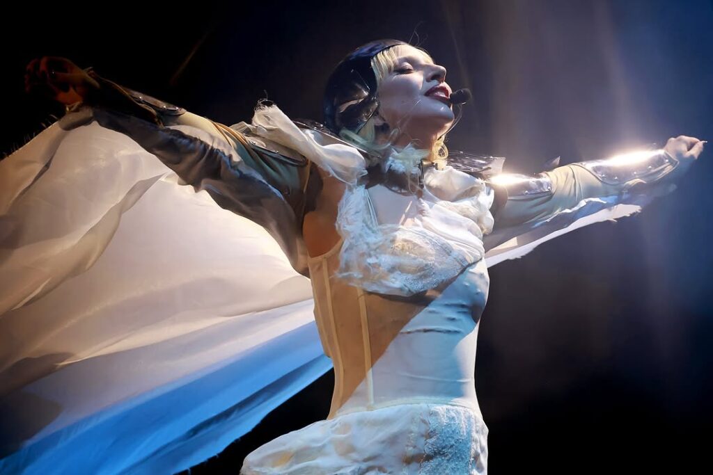 レディー・ガガが「口パク絶対NG」発言…過去に共演したBLACKPINKへの皮肉？ BLACKPINK