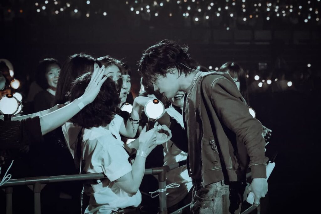 【日本のマナーの良さはどこへ？】BTSメンバーの日本公演で、ファンが不適切なボディタッチ続出・・・ BTS