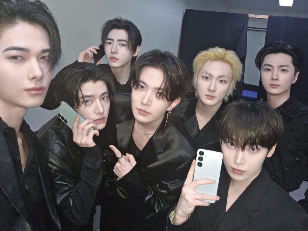 『休むヒマある？』人気グループの“ノンストップ世界ツアー”にファンの心境は複雑・・・ ENHYPEN