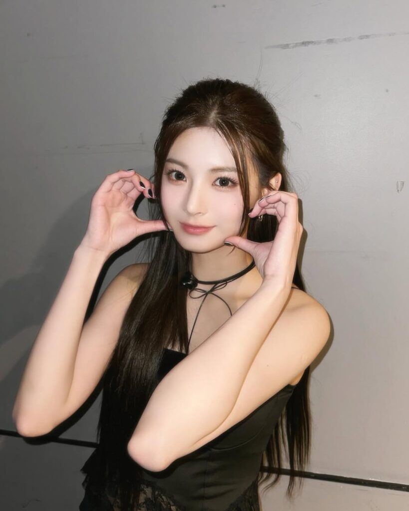 「働いた分、ちゃんと払って」デビュー6年で給料0円の真相とは・・・ 1 「働いた分、ちゃんと払って」デビュー6年で給料0円の真相とは・・・ EVERGLOW