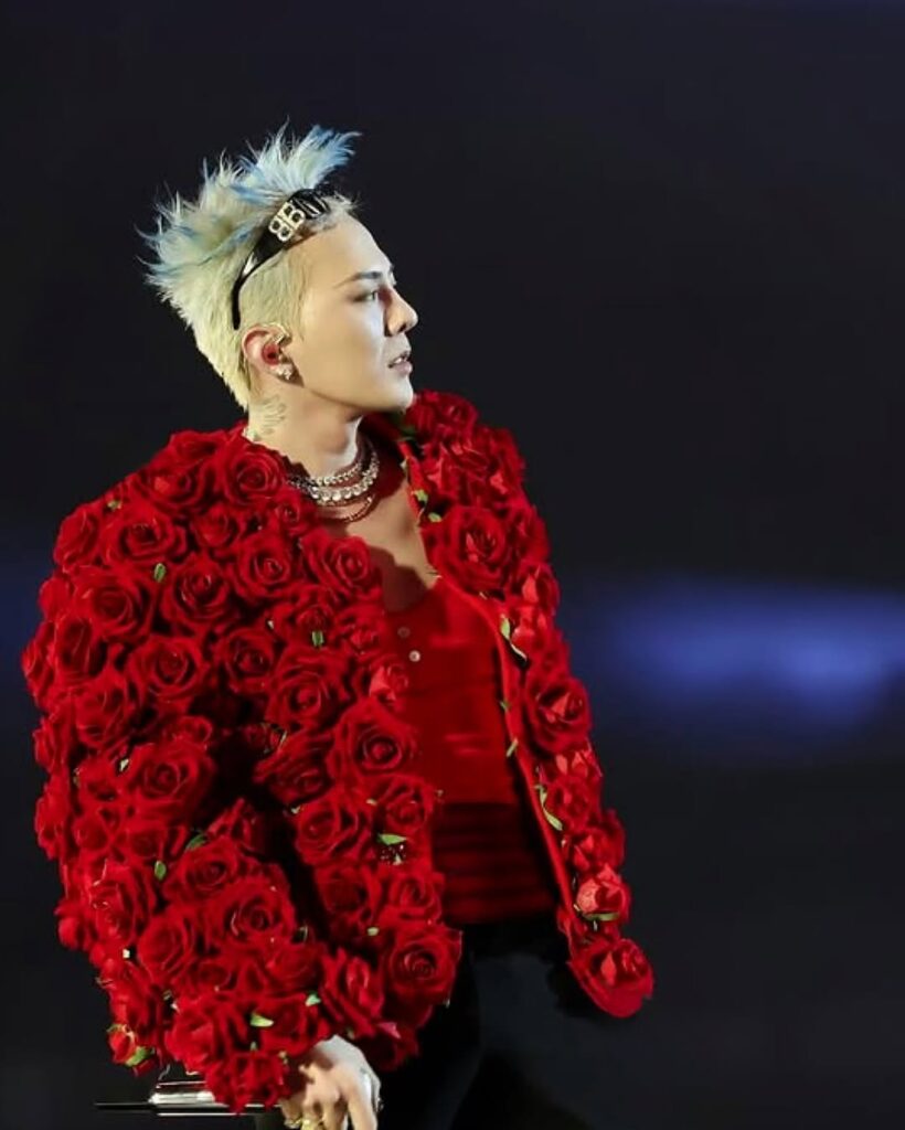 「こんな光景初めて…」G-DRAGONライブの会場がゴミ捨て場に・・・約1時間の公演遅延や喫煙問題も？ BIGBANG