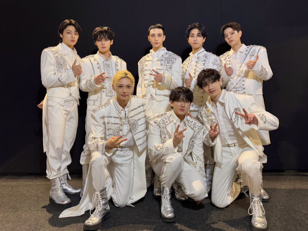 「全員一歩ずつ下がって」韓国アイドルの公演でファンが気絶・・・コンサートが一時中断 1 「全員一歩ずつ下がって」韓国アイドルの公演でファンが気絶・・・コンサートが一時中断 K-POP