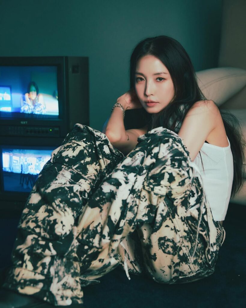 【カップルのようにスキンシップ】BoAが泥酔でライブ配信「イメージが完全に崩壊」 BoA